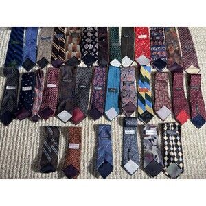 Lot of 32 Men’s Ties Vintage Designer Paisley Novelty Silk Blend Assorted
